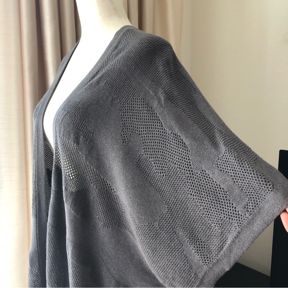 Lululemon Athletica Find Your Light Wrap - Picture 5 of 14